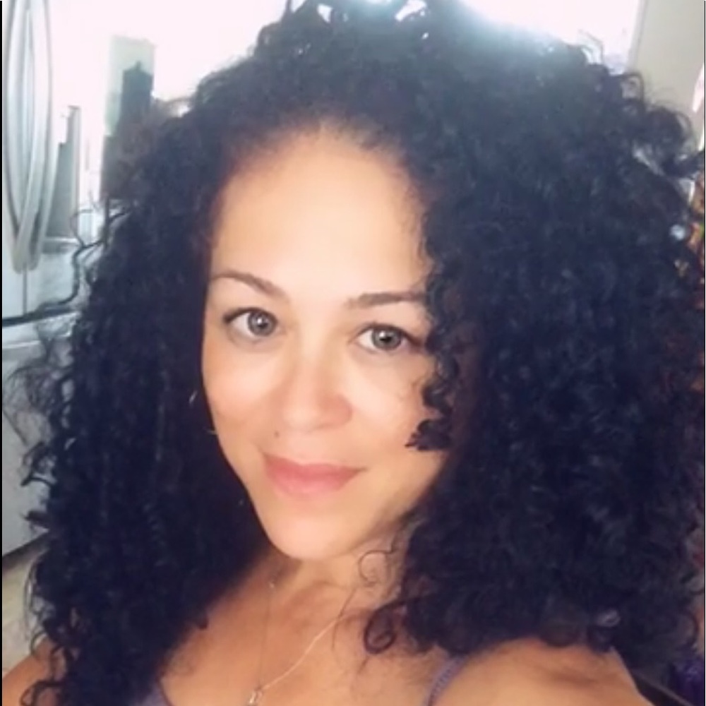 Meet your Posher, Serina
